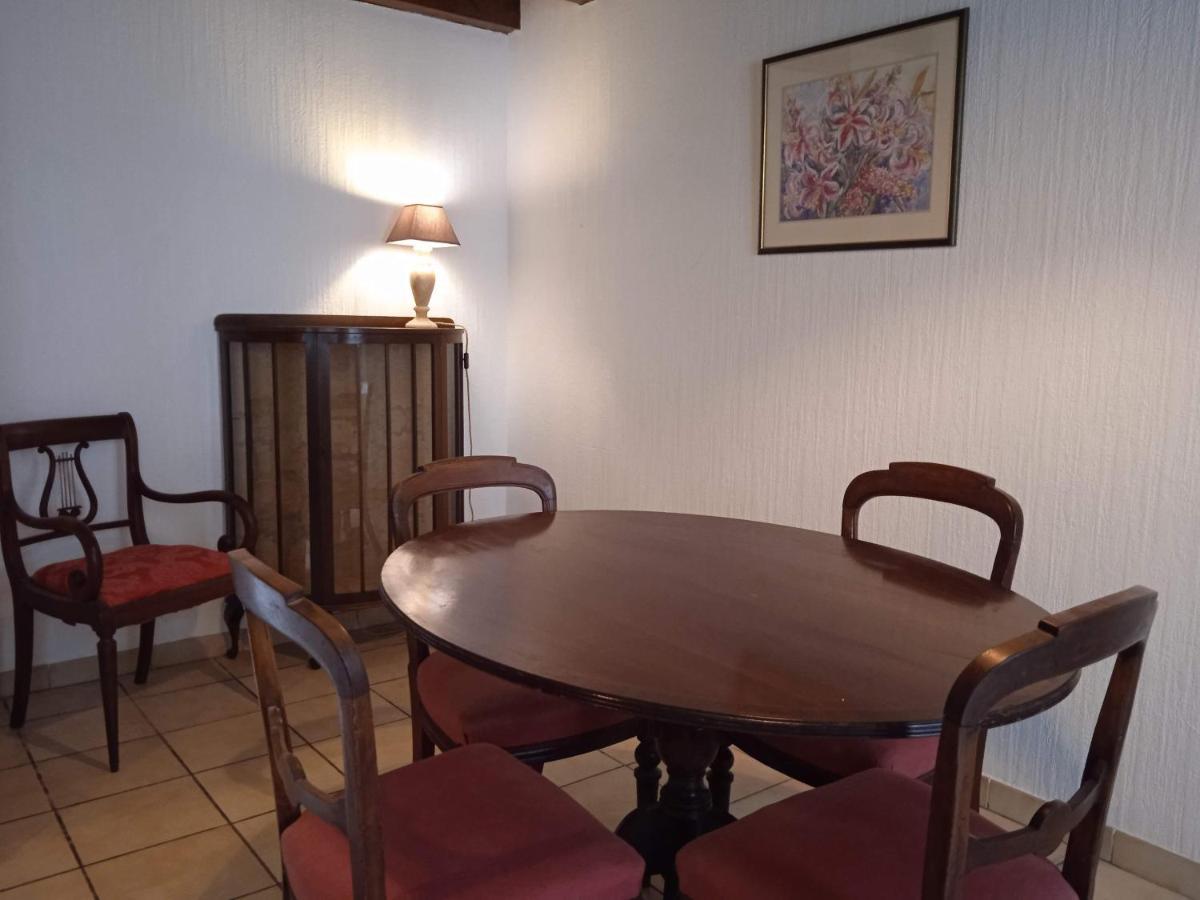 Charming Detached 2 Bedroom Ancient House In Medieval Quarter Of A Small Town In The Pays De La Loire, France Sillé-le-Guillaume Eksteriør billede