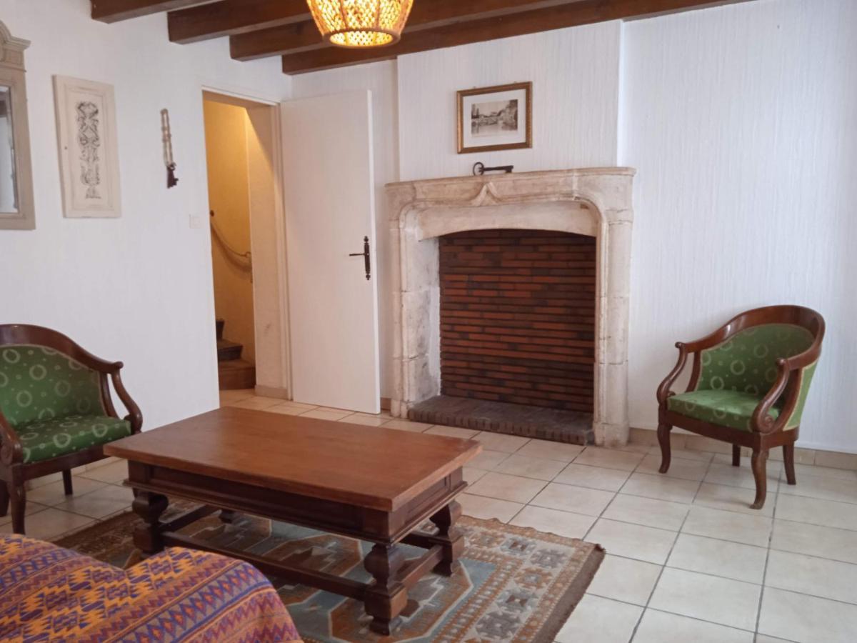 Charming Detached 2 Bedroom Ancient House In Medieval Quarter Of A Small Town In The Pays De La Loire, France Sillé-le-Guillaume Eksteriør billede